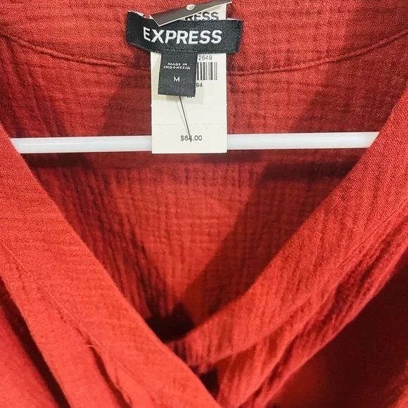 Express Women’s Textured Lace Trim‎ Belted Wrap Front Top. Medium. NWT - Picture 4 of 6